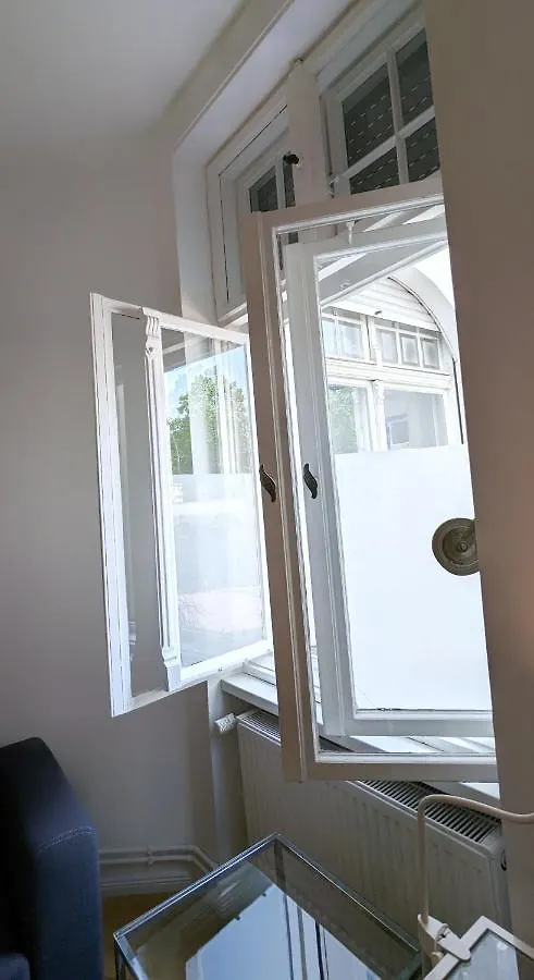 Apartamento Central, Cozy, Designed 1-Br Apt At Akazienkiez Berlim Alemanha
