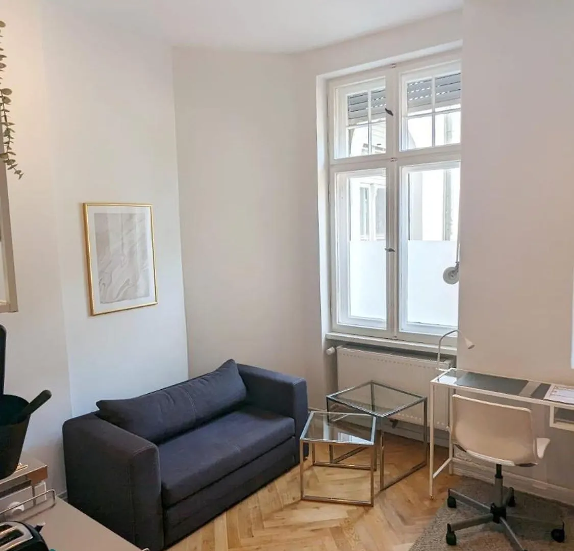 Apartamento Central, Cozy, Designed 1-Br Apt At Akazienkiez Berlim